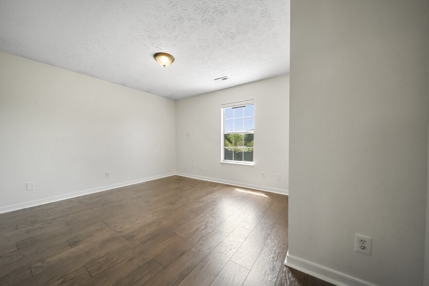 Building Photo - 3131 Harrington Ct