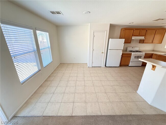 Building Photo - 2416 Cockatoo Dr
