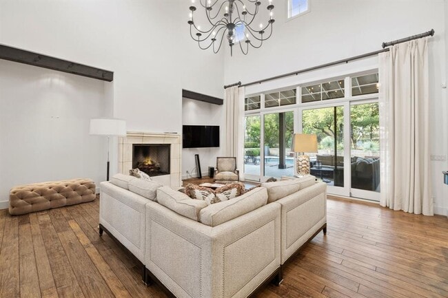 Building Photo - 1909 Knights Chance Ln