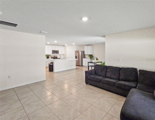 Building Photo - 304 SE 66th Ct