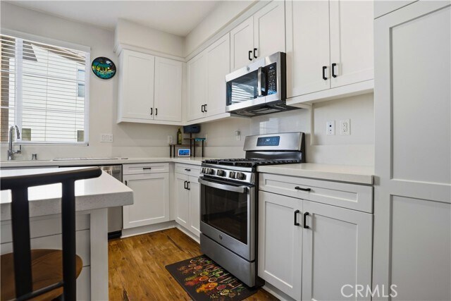 Building Photo - 609 Savi Dr