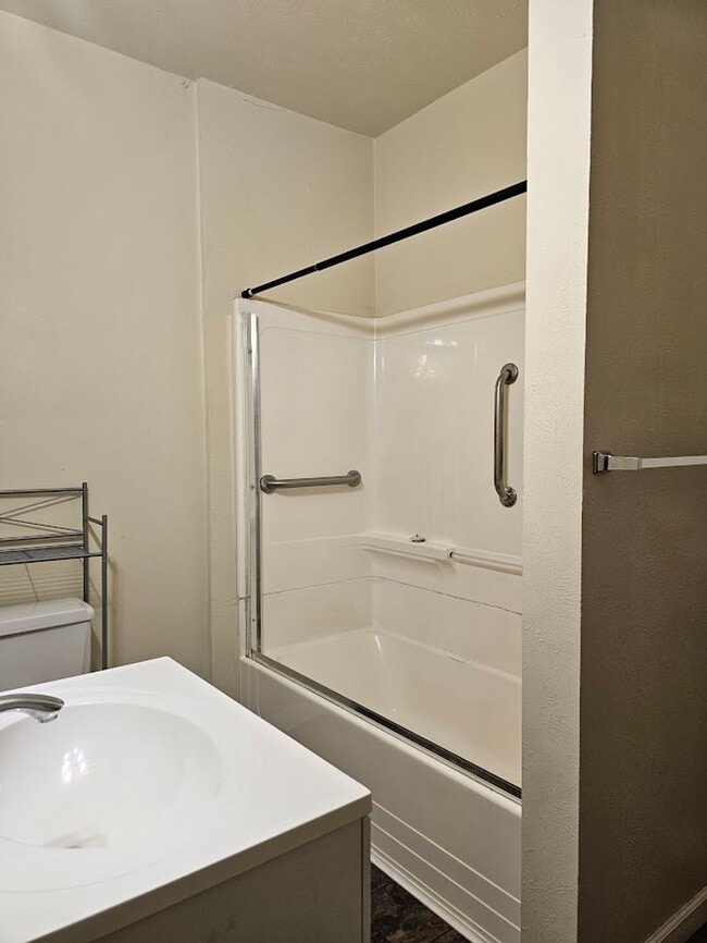 Building Photo - Two Bedroom One Bath Lower Duplex with W/D Hookup