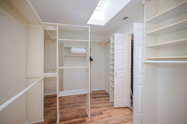 Building Photo - 6605 Countess Adria St