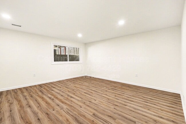 Building Photo - 7245 Reservoir Rd