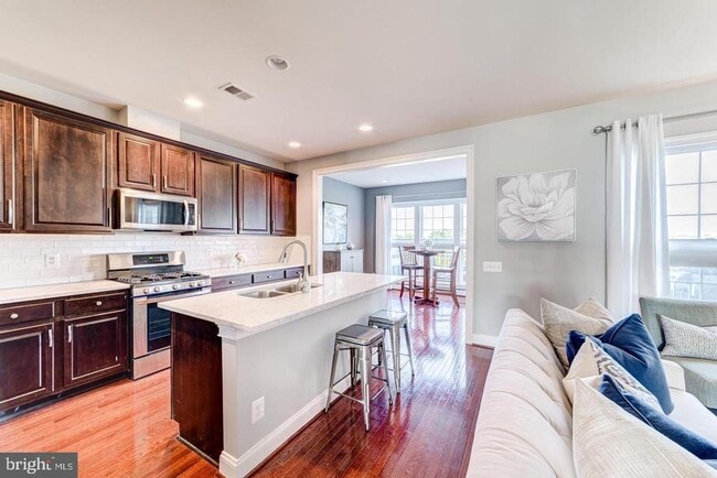 Building Photo - 20637 Erskine Terrace