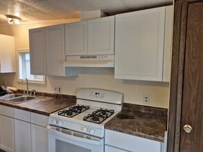 Building Photo - Rental