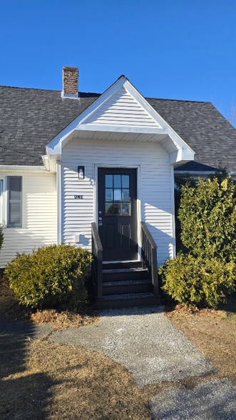 Building Photo - 1 Triangle St