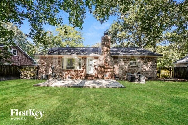 Building Photo - 104 Heron Ct