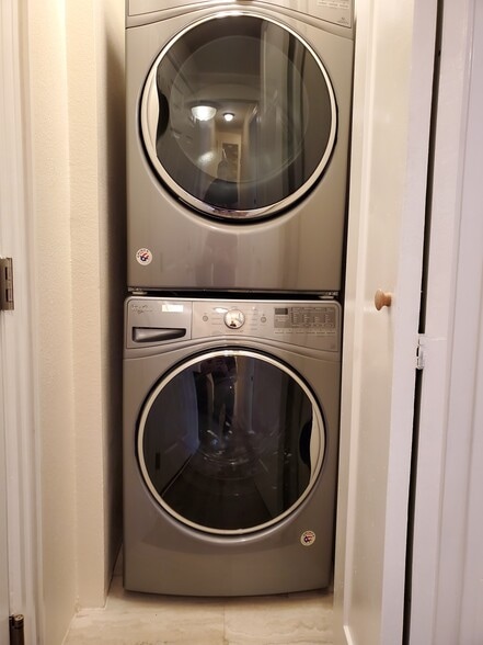 Laundry - 3430 SW Scholls Ferry Rd