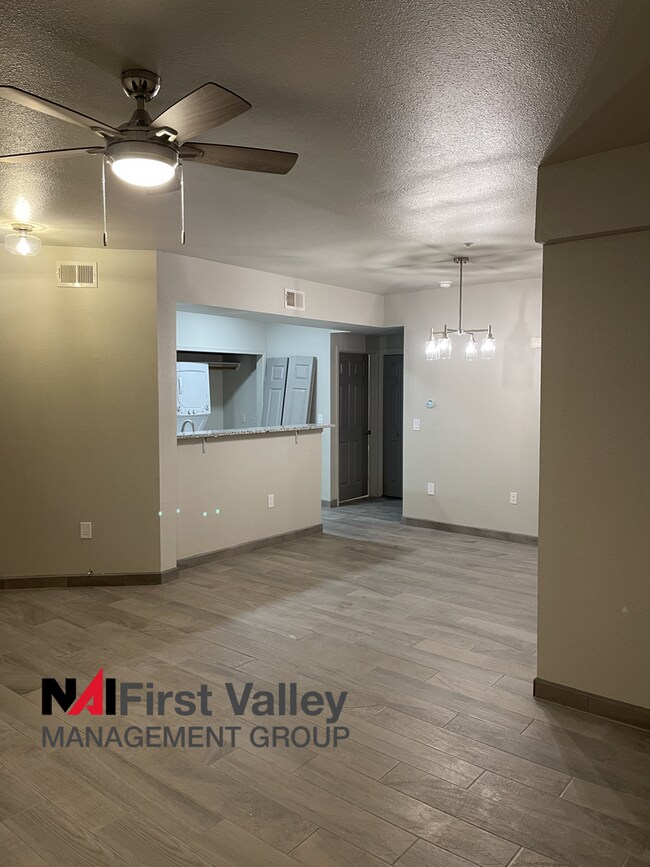 Building Photo - 1 Bedroom, 1 Bath