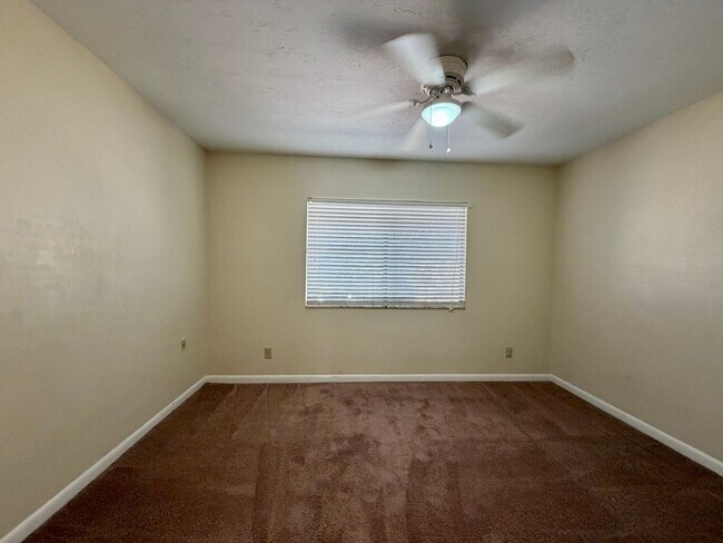 Building Photo - 4411 SW 34th St