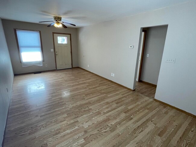 Building Photo - 1019 Grove-