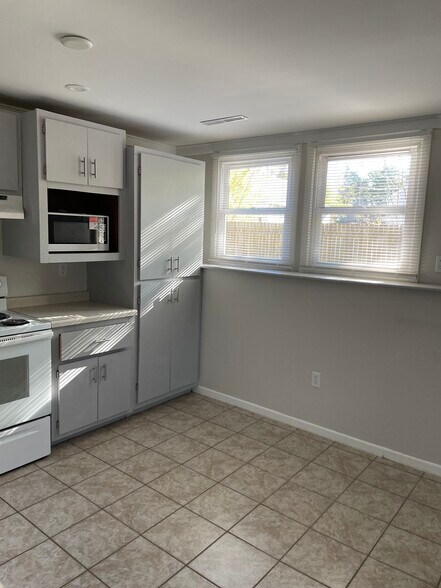 Building Photo - 444 29th Ave N