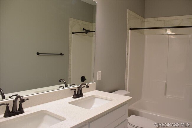 Building Photo - 364 Lakes Dr