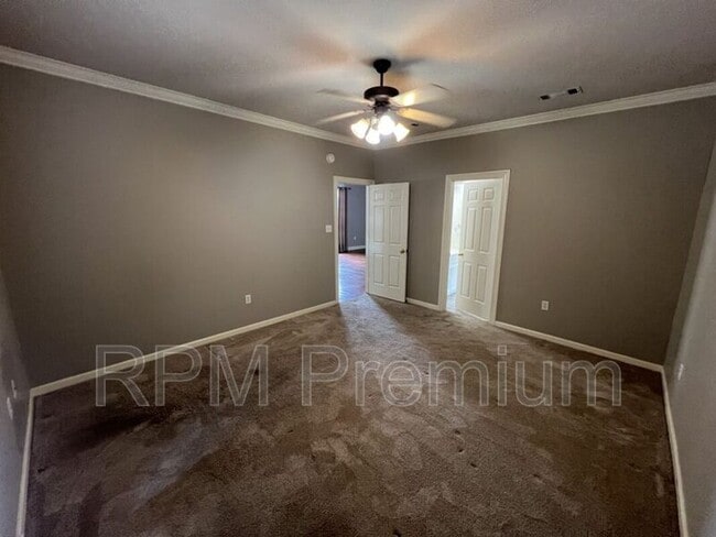 Building Photo - 5518 Arialo Dr