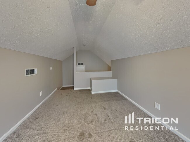 Building Photo - 1512 Riverglen Dr