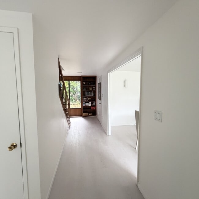 Building Photo - 7650 SE 41st St