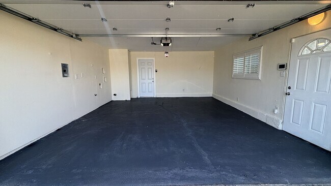 Building Photo - 8096 Juniper Ave