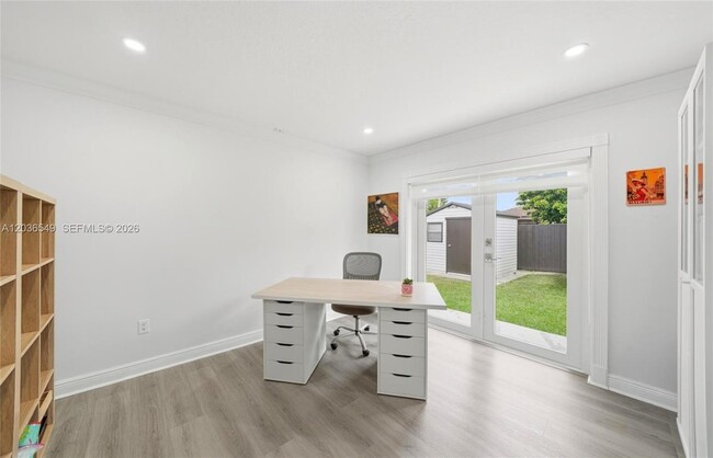 Building Photo - 881 NW 133rd Ave