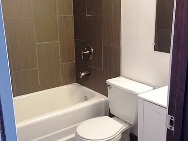 Building Photo - 203 S Covell Ave