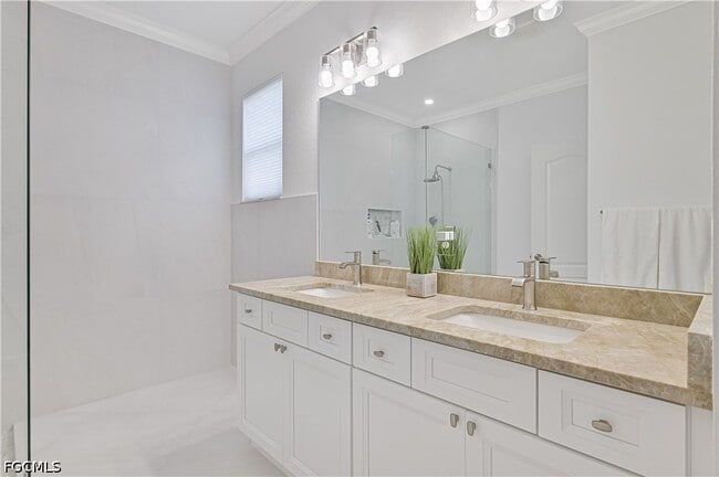 Building Photo - 15550 Pascolo Ln