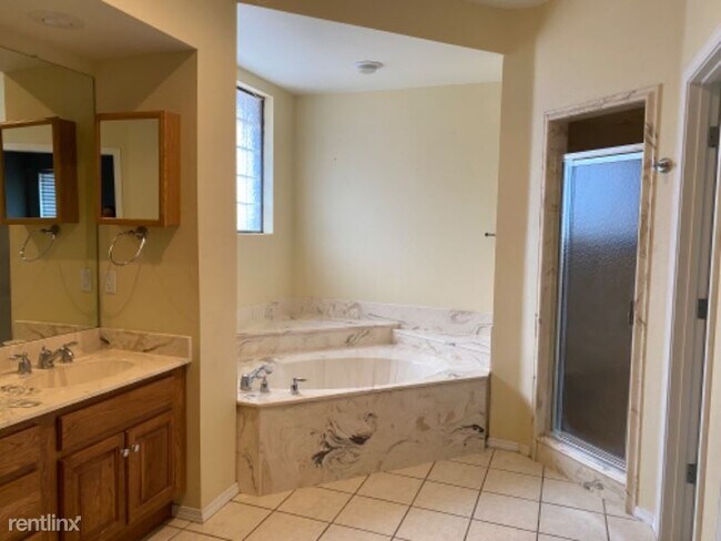 Building Photo - 4 br, 3 bath House - 3003 Onate Rd