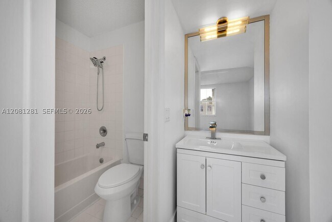 Building Photo - 390 NW 86th Ct