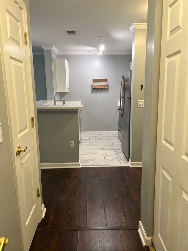 Building Photo - Beautifully Updated Brighton Bay Villa