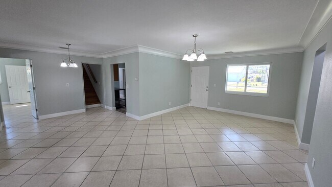 Building Photo - Four Bedroom Pool Home - Second Floor View of Manatee River