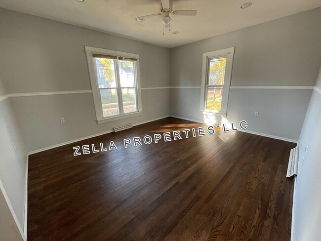 Building Photo - 407 E Burgess St