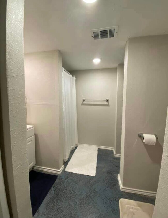 Building Photo - 1108 Coit St