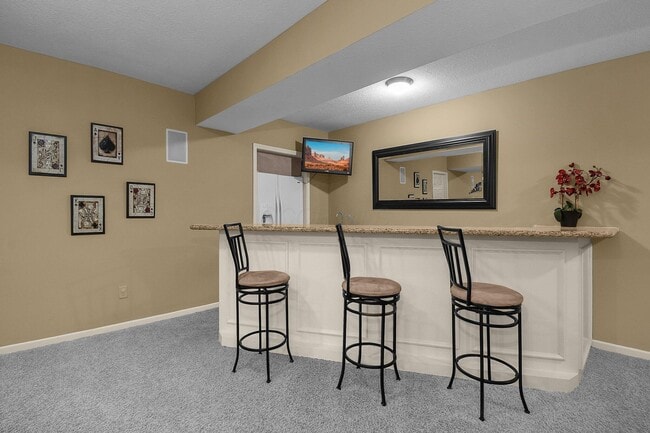 Building Photo - 5464 Sandy Dr