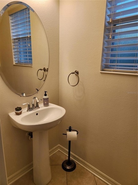 Building Photo - 8119 Villa Grande Ct