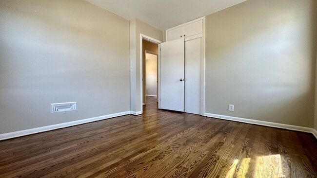 Building Photo - 84th Street  3531-3533