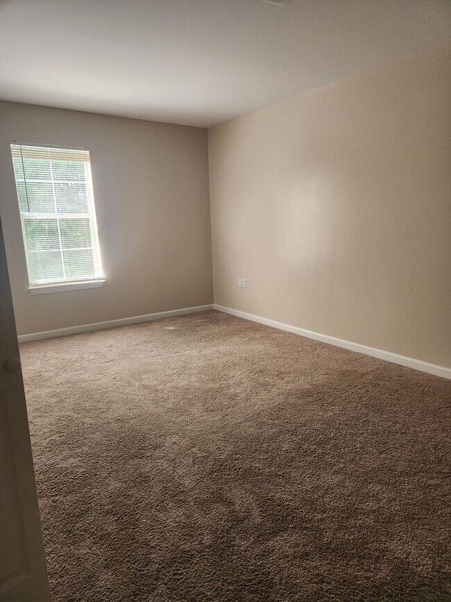 Building Photo - 5563 Banyan Ct