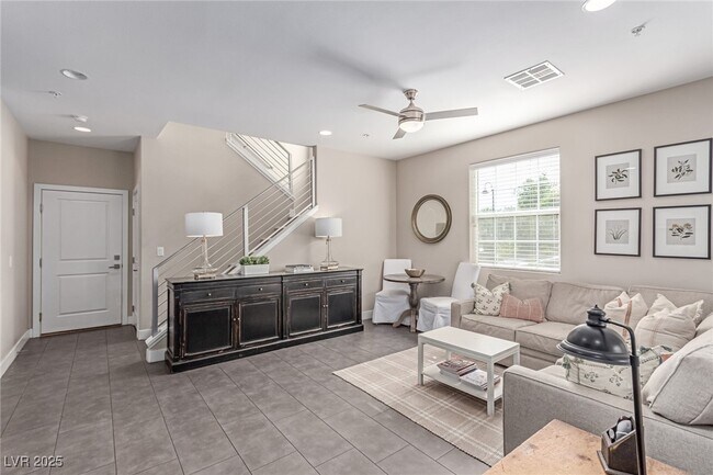 Building Photo - 3165 Via Como