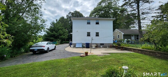 Building Photo - 219 3rd Ave