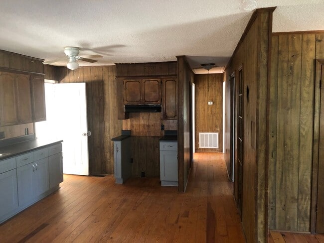 Building Photo - Newly remodeled home is located in Lancaster, SC 29720.