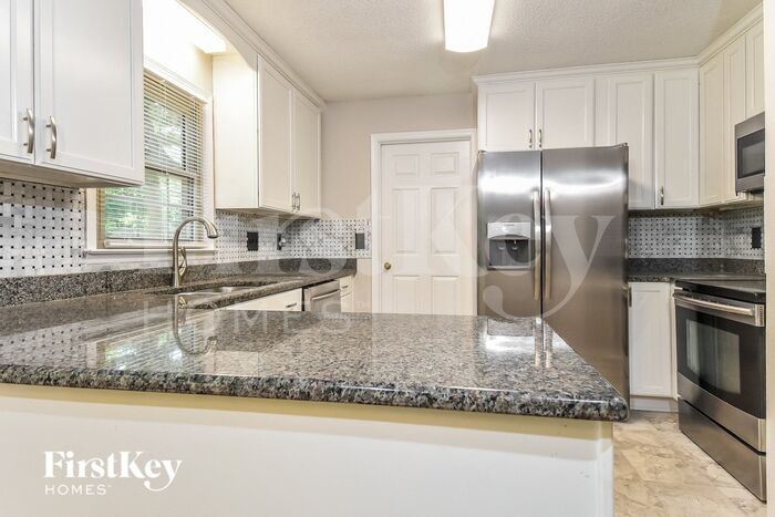 Building Photo - 6411 Cardinal Wood Dr