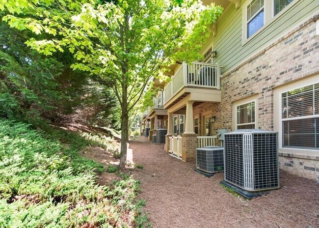 Building Photo - 815 Millwork Cir