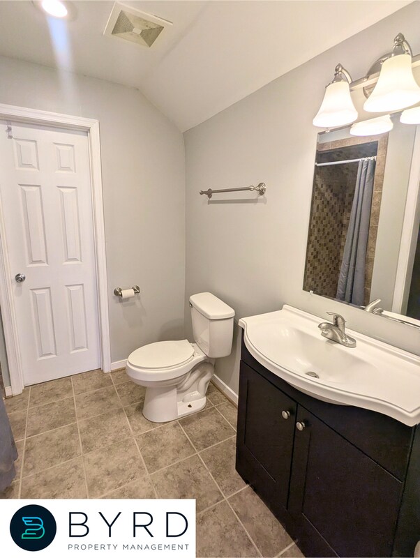 Building Photo - 7757 Hampton Green Dr