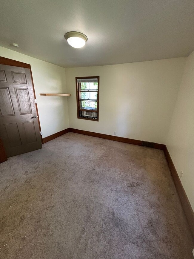 Building Photo - Single Family Home in Bryn Mawr/Harrison - Updated Kitchen + Dishwasher!