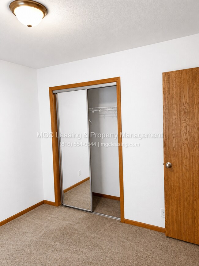 Building Photo - Peaceful Ranch Duplex in Pleasant Hill, MO