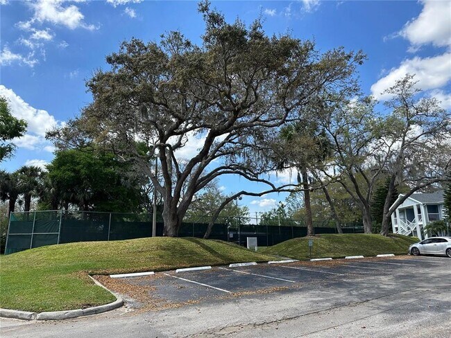 Building Photo - 2533 Grassy Point Dr