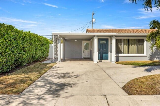 Building Photo - 921 SE 13th Ct