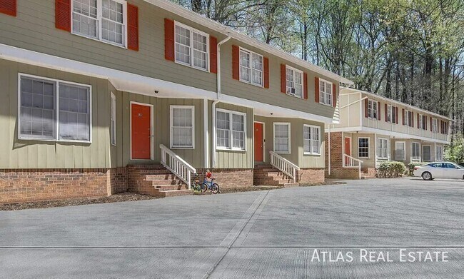 Building Photo - 265 Lexington Heights