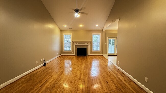 Building Photo - 441 Candlewood Dr