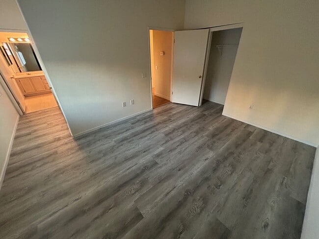 Building Photo - BEAUTIFUL WEST HARMON AREA CONDO LOCATED CENTRAL LAS VEGAS