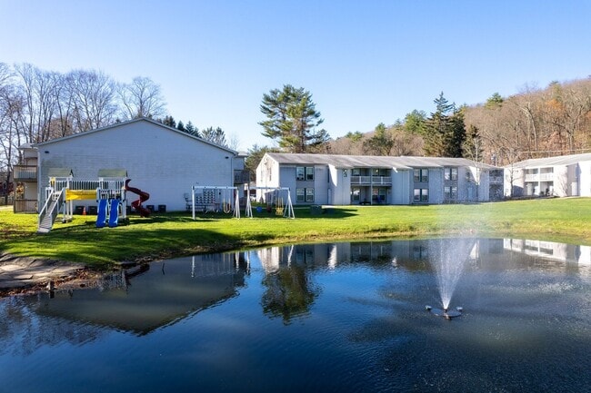 Building Photo - Emerald Pond Estates | 2 bedroom, 1 Bathro...