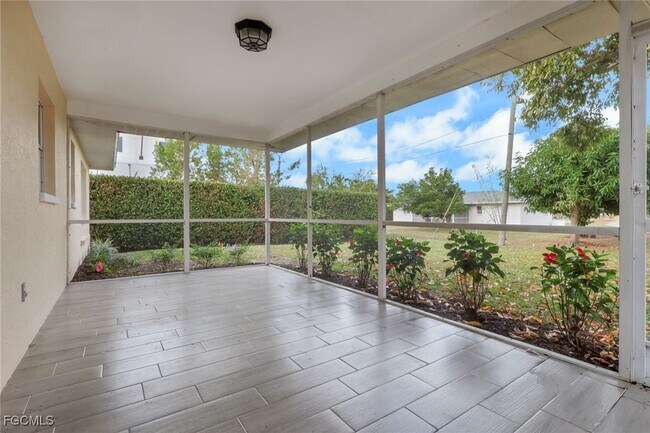 Building Photo - 1625 SE 21st Ln